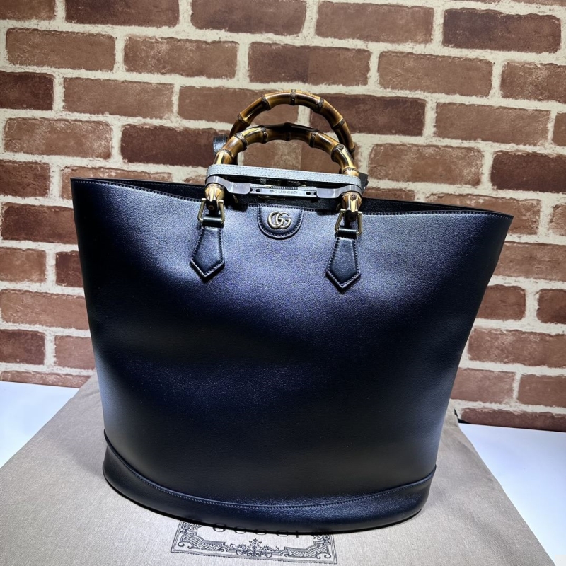 G*u*i bucket bags